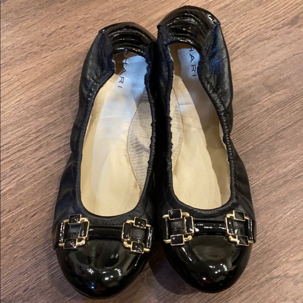 Black leather flats gold accents size 8.5 Tahari